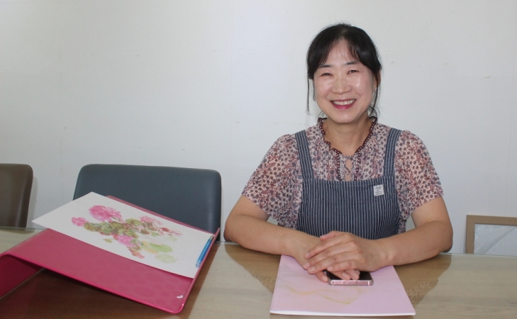 ［인생도서관 2023년도 7월호］ 라비 아트- 우희정 회장 (내포뉴스)이미지